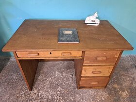 Dřevěný psací stůl - 2