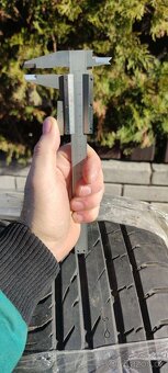 Pneu Nokian letní 225/50/16 - 2