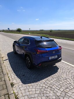 Lexus UX 250H výbava F sport design plus bitone - 2