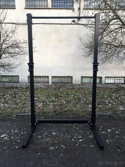 Posilovací stojan / stojan na dřepy - 2