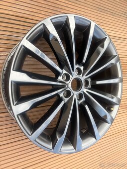 Al. disk Škoda Superb III R 19 1 ks - 2
