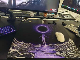 Empress V2 Balanced - Skleněná Herní Podložka pod myš - 2