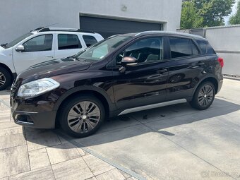 SUZUKI SX4 S-Cross 1,6i 88KW 1 MAJITEL KŮŽE PANORAMA VYHŘ.SE - 2