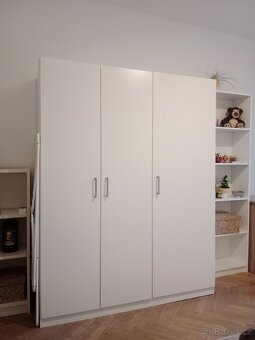 Bílá skříň - IKEA Dombas - 2