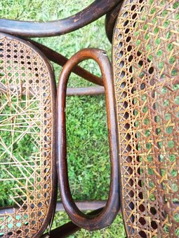Prodám starožitné houpací křeslo Thonet - 2