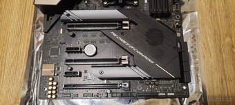 Asus ROG Strix X570 F Gaming - 2