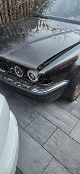 BMW E32 730i - náhradní díly - 2