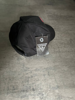 Nová dámská kšiltovka Guess - 2