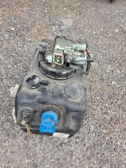 AD Blue nádrž + čerpadlo Mitsubishi Fuso Canter - 2