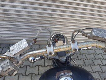 Suzuki VS 700 1987 na nahradni dily - 2