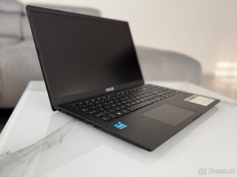 Notebook Asus Vivobook - Stav nového. - 2