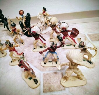 Retro figurky indiáni a kovbojové - 2