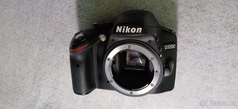 Nikon D3200 a pouzdro Vanguard - 2