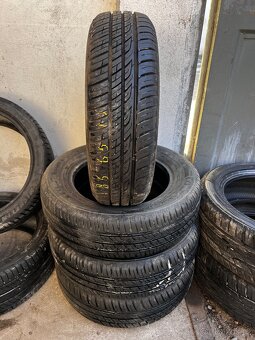 Letni pneu Barum 185/65/15 - 2