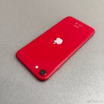iPhone SE 2020 64GB red, pěkný stav, 12 měsíců záruka - 2