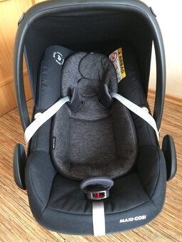 Maxi-Cosi Pebble Pro i-Size Essential Black - 2
