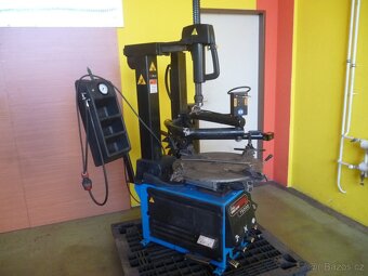 Zachovalý pneuservis 10"-24" vyvažovačka + zouvačka - 2