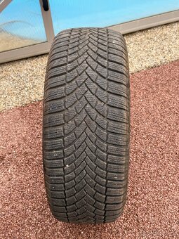 Pneu Bridgestone 235/55/18 - 2