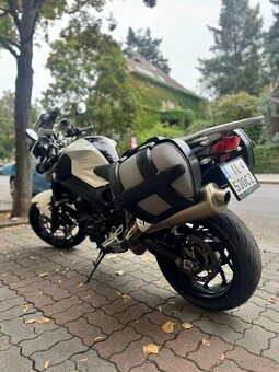 BMW F 800 R + originál BMW kufry - 2