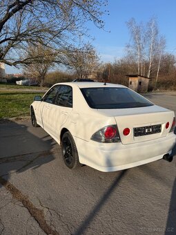LEXUS IS200 114KW - 2