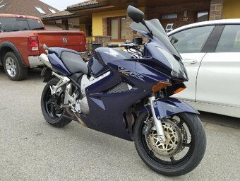 Honda VFR 800 VTEC - 2