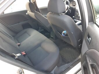 Ford mondeo 2.2tdci 114kw 6 kvalt - 2
