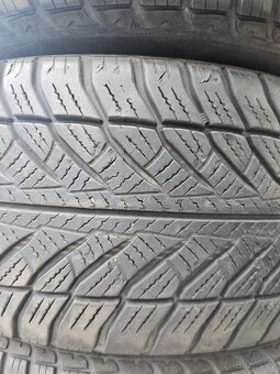 245/45R18 100V XL RFT Goodyear Ultragrip - 2