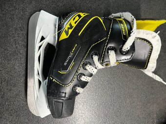 dětske hokejové brusle  CCM super tacks,velikost 27 - 2
