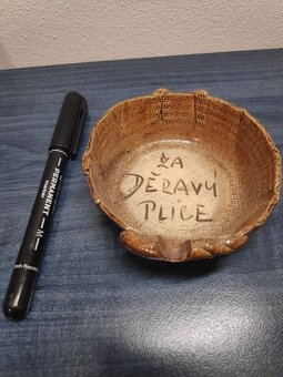 🏺 Ručně dělaná keramická miska „Za děravý plíce“ – originál - 2