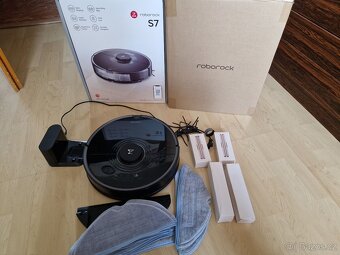 Robotický vysavač Roborock S7 černý s příslušenstvím - 2