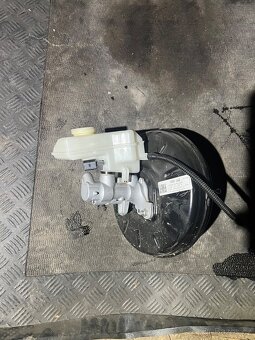 Škoda Scala/Kamiq posilovač brzd - 2