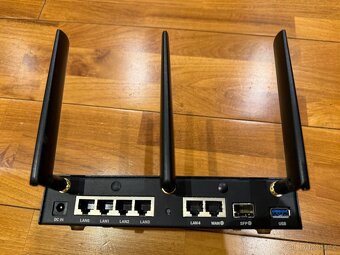 Turris Omnia, WiFi 2,4 +5GHz, RAM 2 GB - 2