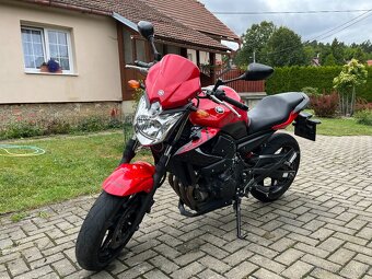 Yamaha XJ6 N (2012) - 2