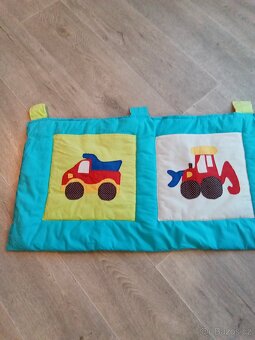 Kapsář za postel - 2