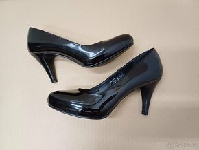 Černé lakované lodičky vel.37 - 2