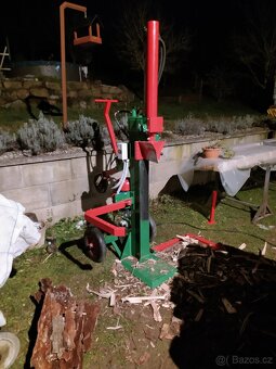 Štipačka dřeva - 2