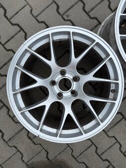 Apex BMW M3 2x kolo 18” - 2
