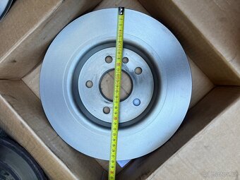 Prodám zadní brzdové kotouče Brembo - 2