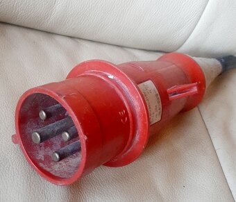 Zásuvka zástrčka 380V 32A 4 kolík 400V - 2