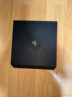 PlayStation 4 Pro - 2