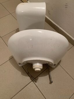 Keramické umyvadlo 50" s krytem sifonu a baterií (použité) - 2