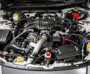 HKS kompresor pro Toyota GR86 / Subaru BRZ - 2