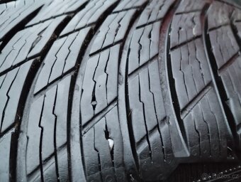 Michelin Pilot Alpin 5 SUV 255/45 R20 - 2