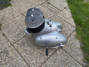 Jawa 350 / 354 kývačka - motor po Go - 2