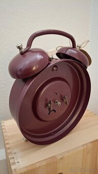 Velký kovový budík 18cm - 2