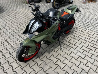 KTM Duke 890R - 2