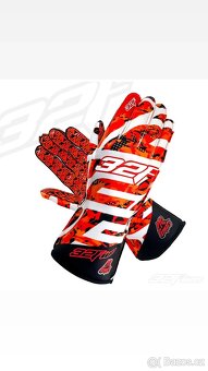 Motokarove vybaveni: rukavice,kukly 32five - 2