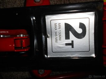 2x zvedák hydraulický 2T - min.130mm - max.345mm - zachovalý - 2