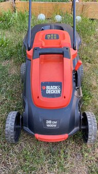 Sekačka Black & Decker 1600w/38cm - 2