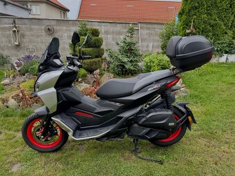 Aprilia SR GT 125 Sport - 2